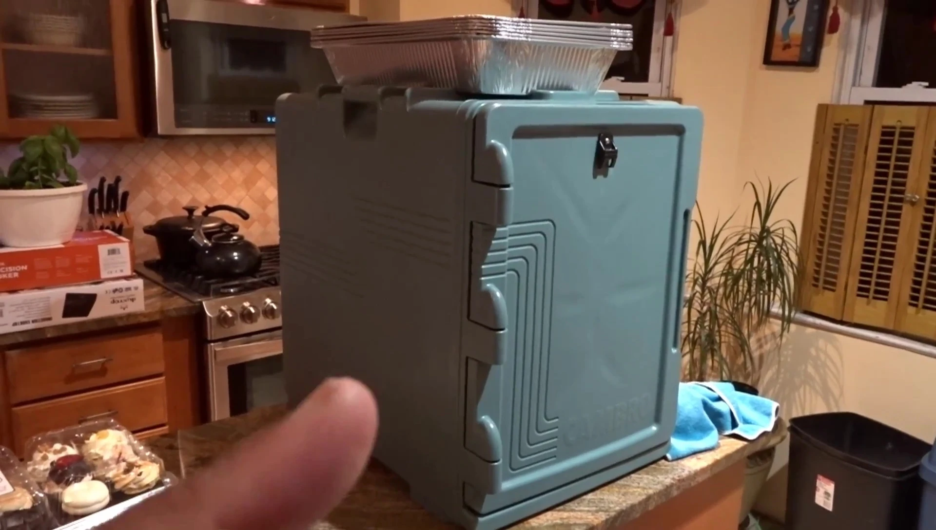 Price comparison of the two Cambro models.