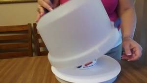 How to Use a Round Cake Carrier: Easy Cake Transportation and Display