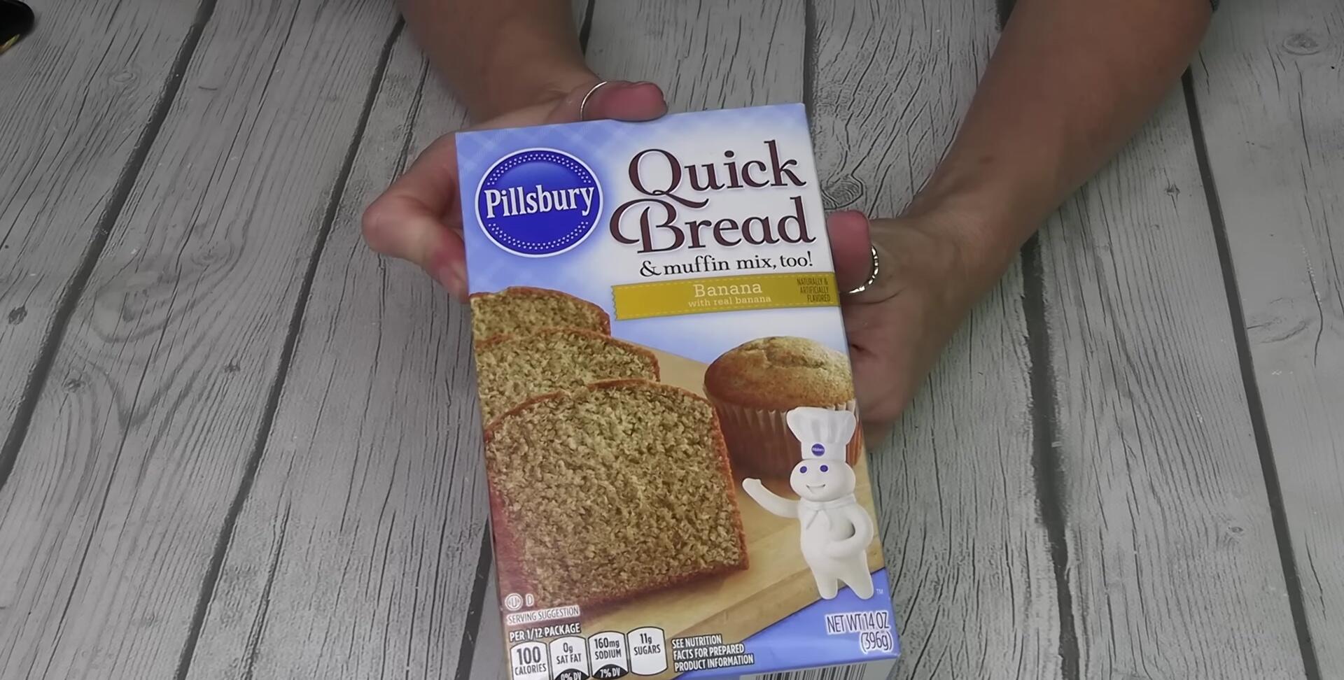 Pillsbury banana bread mix box