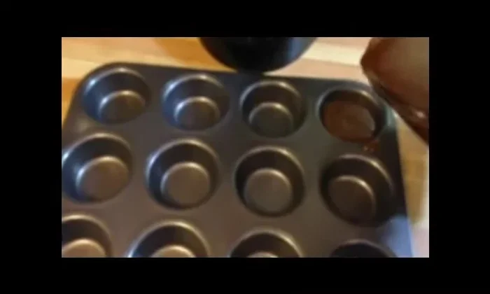 Fill a muffin pan with the liquid you want to freeze (gravy in this example).