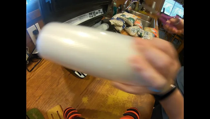 Cut the bag to the desired size.