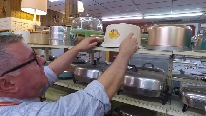 Introduction to vintage cake carriers.