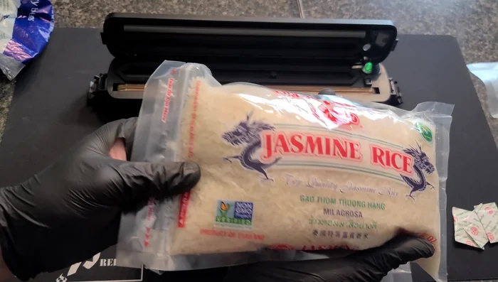 Regularly inspect: Periodically check the sealed bags for any punctures or air leakage, especially with rice which might pierce the bag.