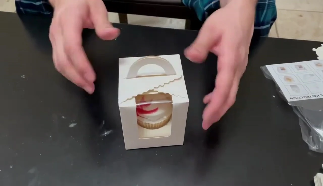Finished product: Cupcake box with the cupcake inside