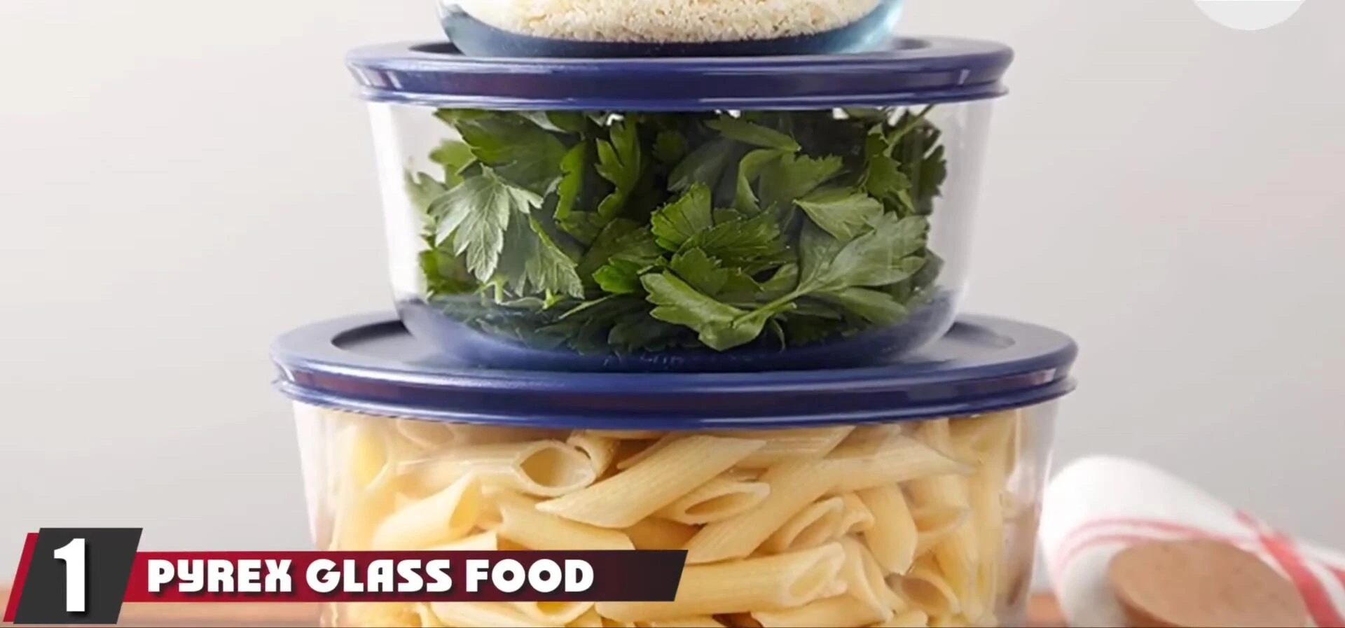 Pyrex glass food storage containers showcasing their various sizes and shapes.