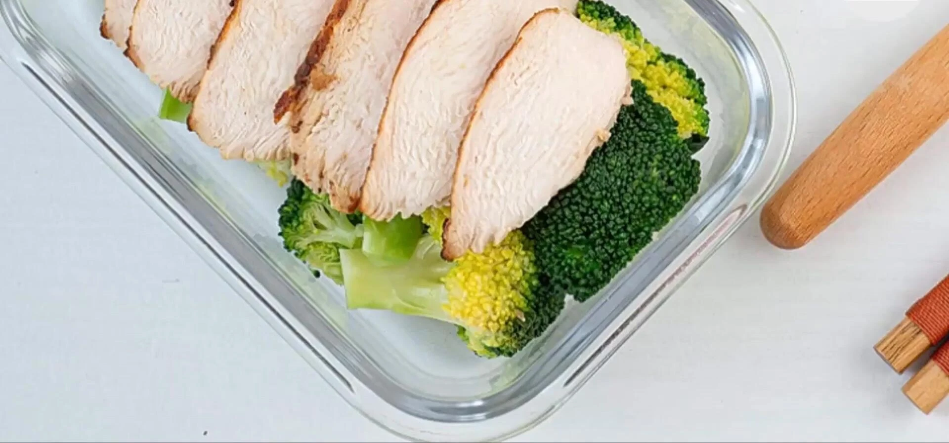 Seacrest glass food storage containers showcasing their design and size.
