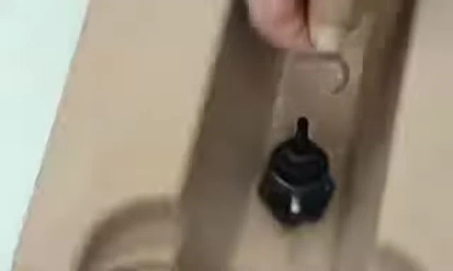 Placing the C-ring