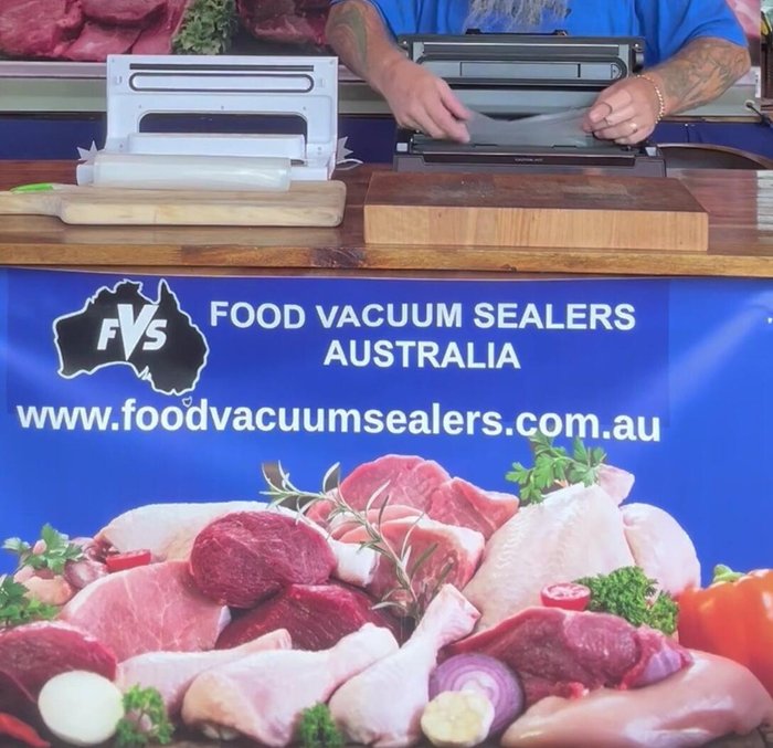 Use the built-in cutter to cut the bag to the desired size.