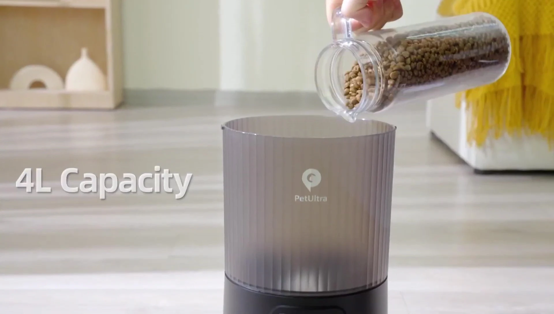 Pet Ultra feeder's capacity