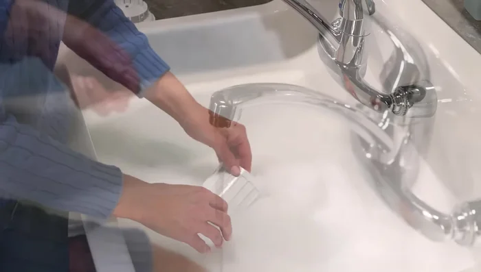 Clean and dry the dispenser parts to prevent clogging.