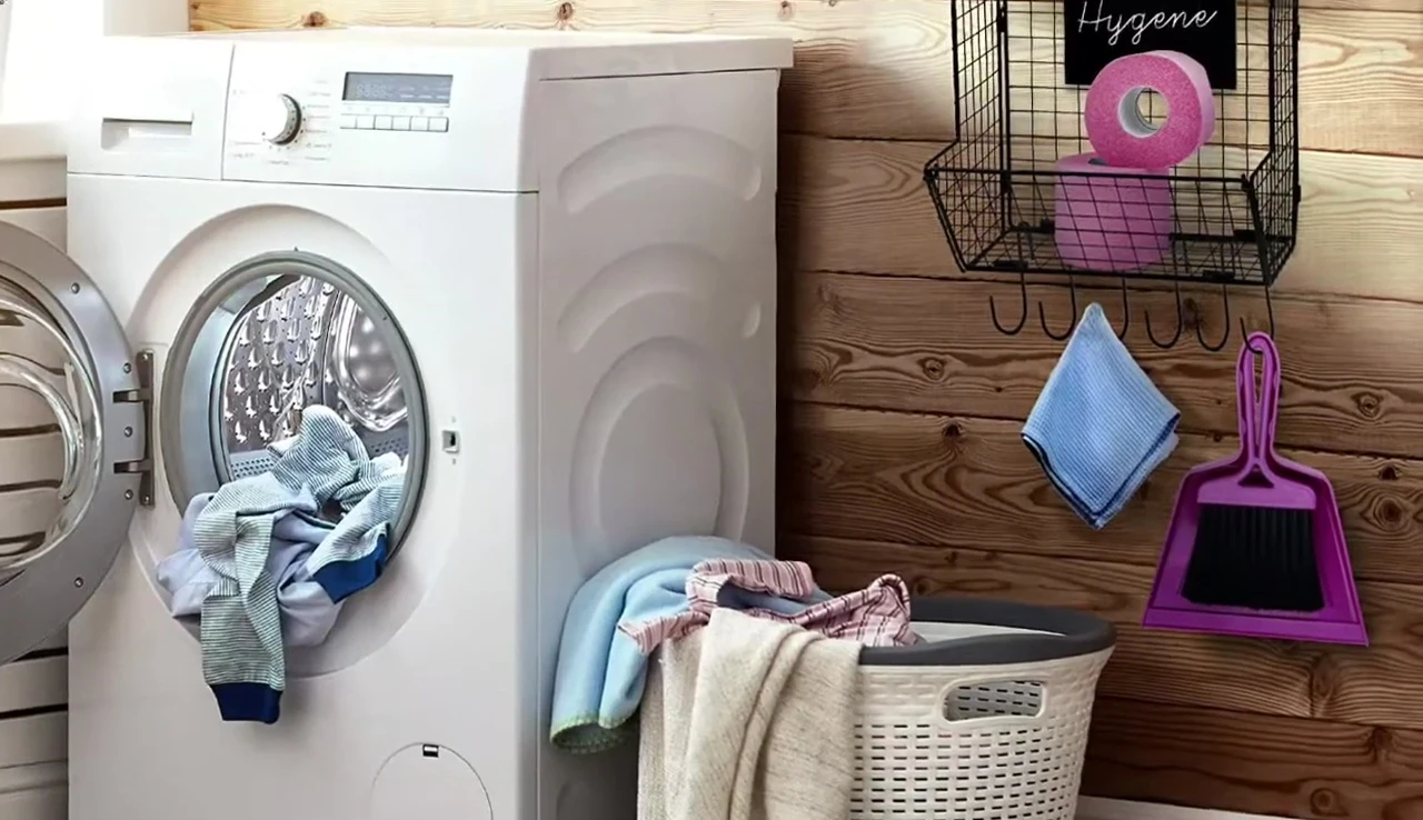 The Gran Rosie basket shown mounted on a wall, illustrating its space-saving capabilities.