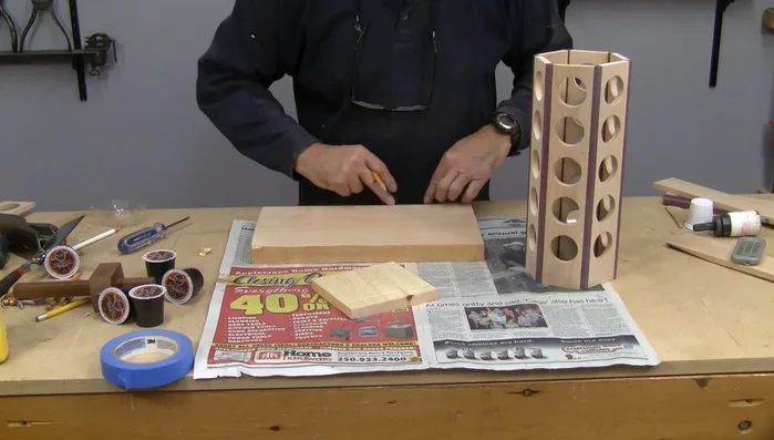 Assemble the base and insert.