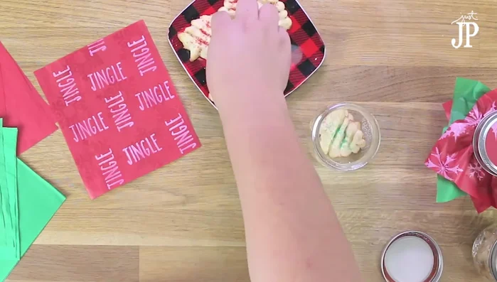 Tie Baker's twine around the middle for added cuteness.