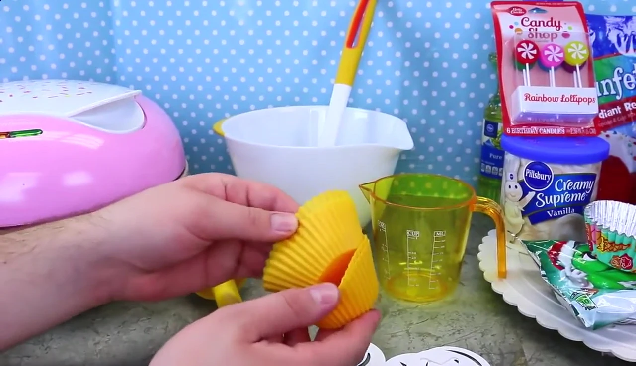 Silicone baking cups and other baking tools.