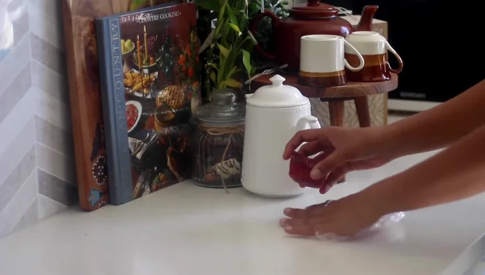 Thawing frozen cupcakes: Remove from packaging. Thaw in refrigerator overnight or at room temperature for a couple of hours.