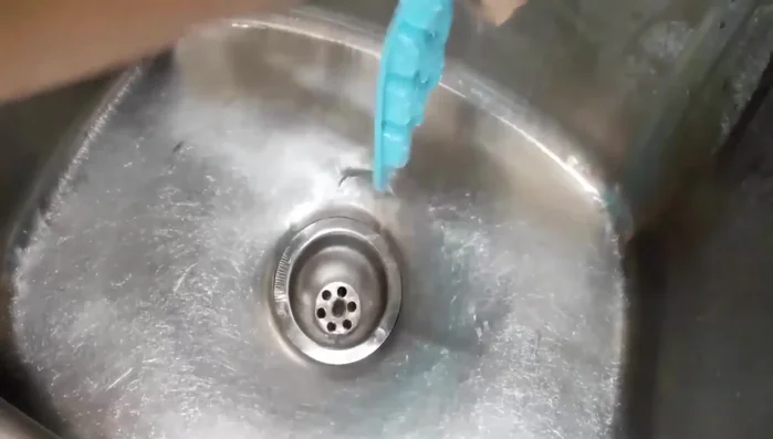 Wash with tap water.