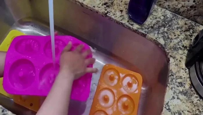 Let it sit for 10 minutes, then rinse well with soap and let air dry.