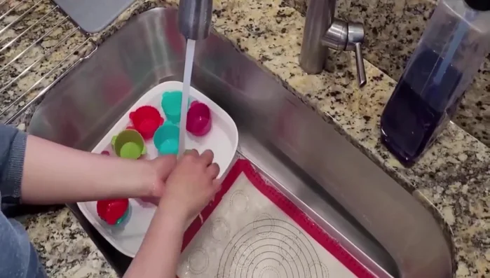 Rinse off remaining soap and let dry.