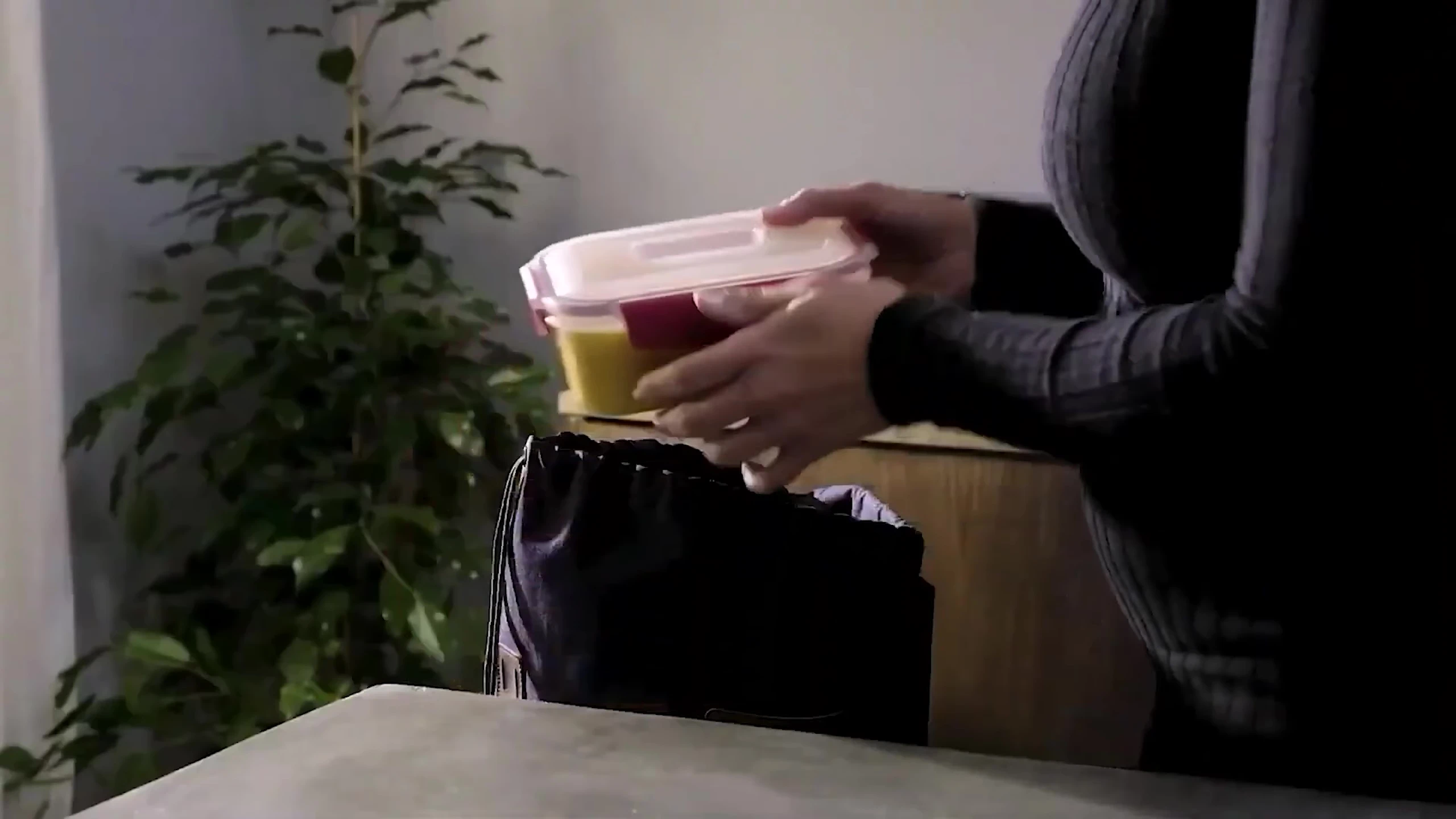 Close-up shot of the Joseph Joseph container lid and its closure mechanism.