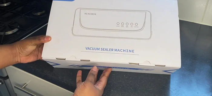 Unbox the Alacris vacuum sealer and check the accessories.
