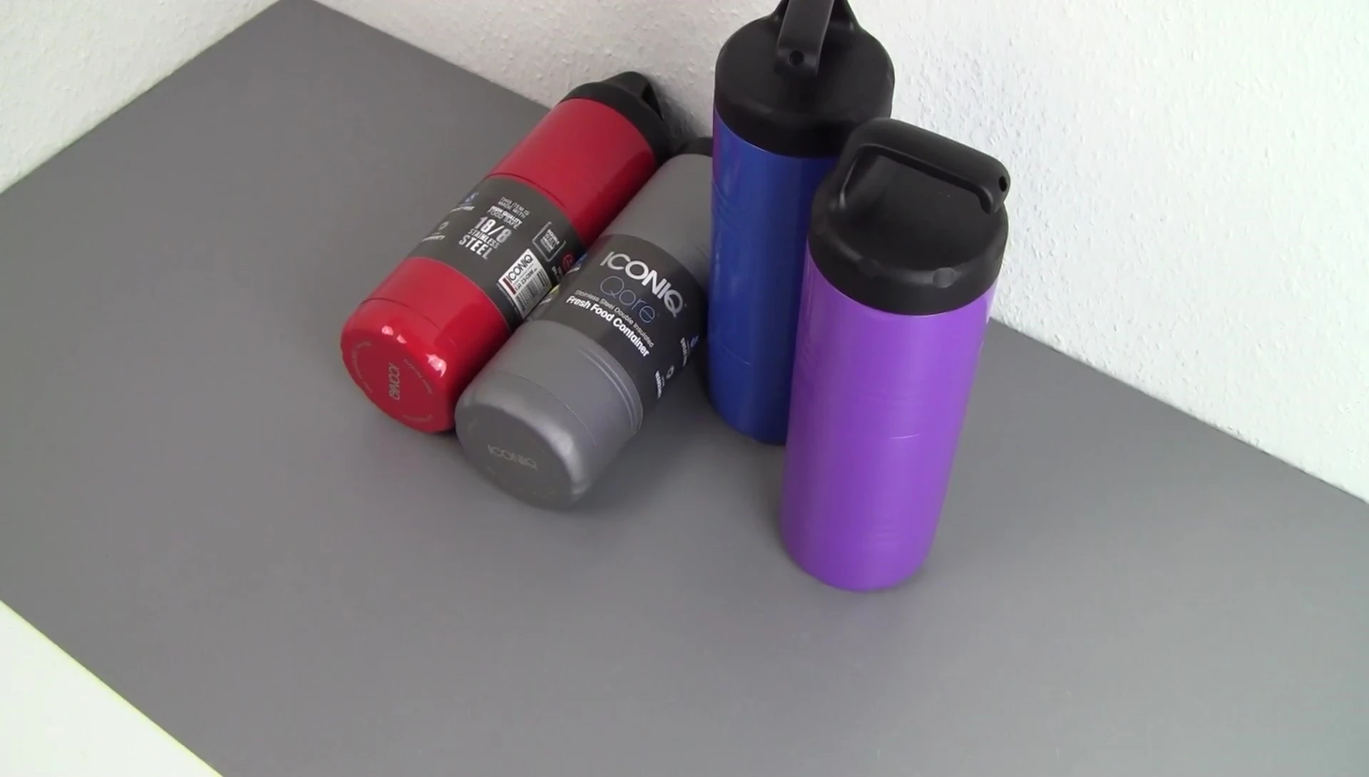 The four color options of the ICONIQ Qore food thermos.