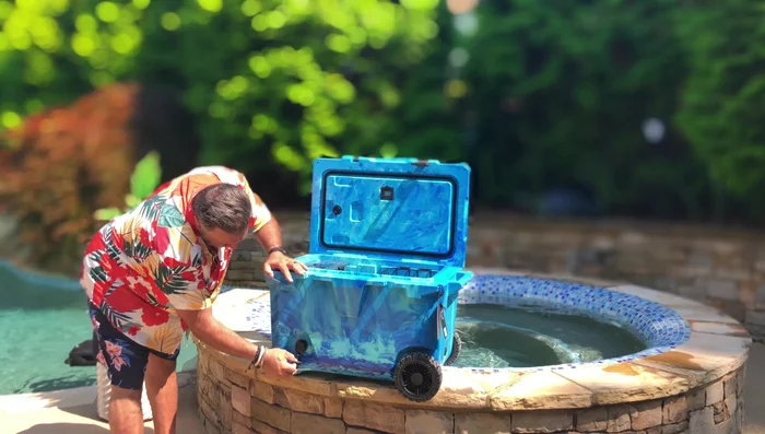 Cooling System: The top features a valve to control airflow for optimal cooling.