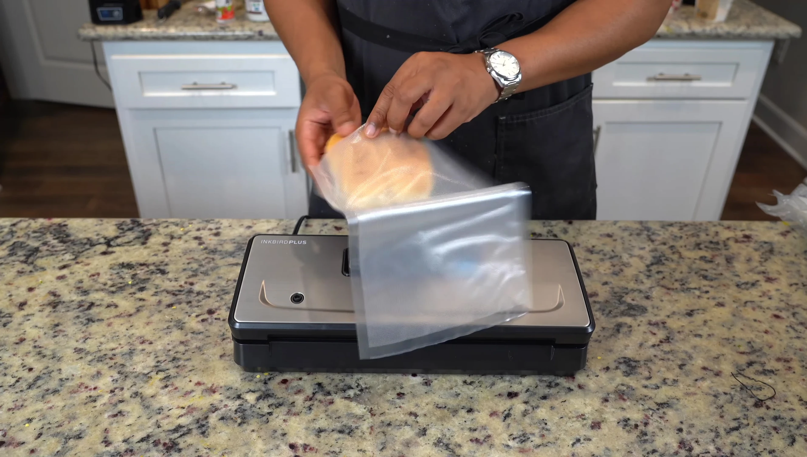 Demonstrating the pulse feature on hot dog buns