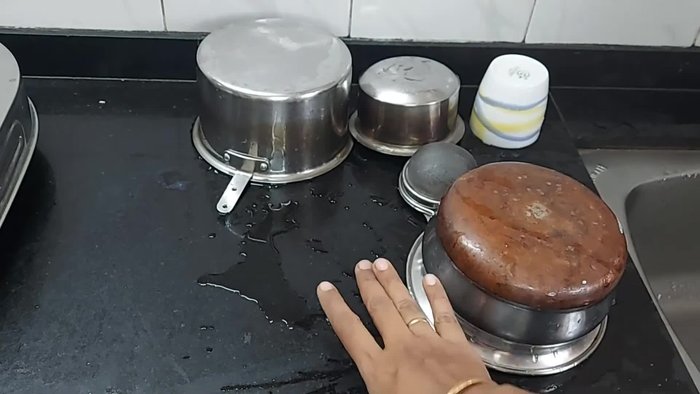 Trial and error: Using lemons under the steel basket to absorb water is inconvenient and requires drying.