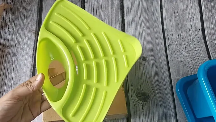 Usage: Use the organizer for storing washed utensils, knives, and other kitchen items.